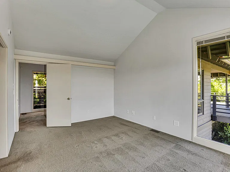 17642 Upper Cherry Ln — Photo 31