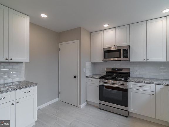 4th image of 1152 Nash Ave