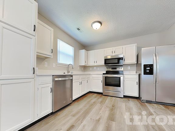 5th image of 26 Kensington Ct