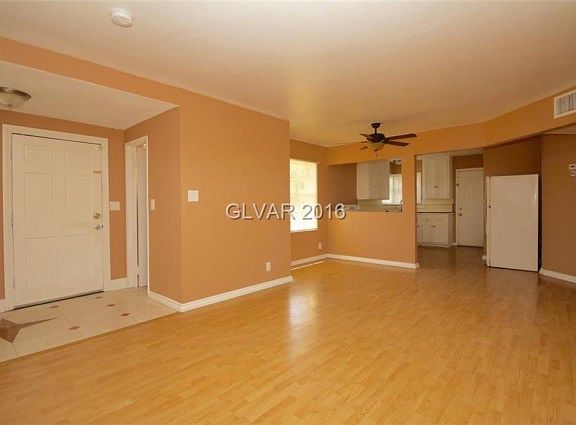 2nd image of 1429 Francis Ave