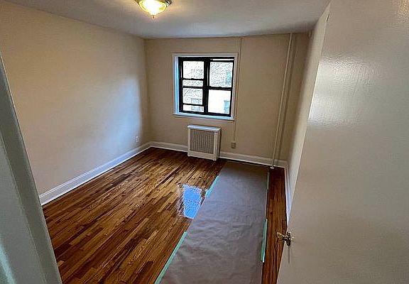 2nd image of 78-40 164th St #5P