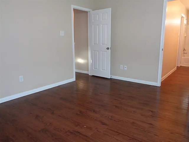 3306 Maris Way — Photo 8