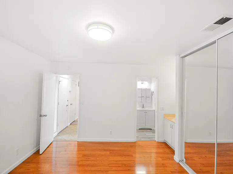 5013 Pine Tree Ter — Photo 10