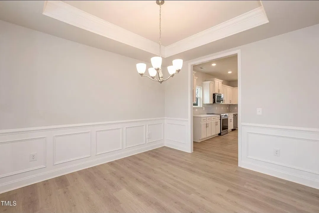 5 bed, 2628 sqft, $2,550 — Photo 3