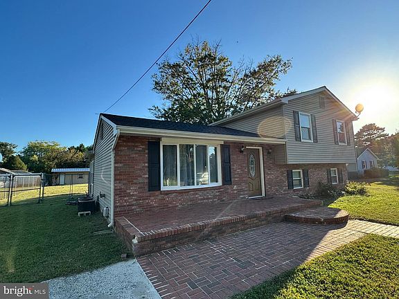 3rd image of 117 Justice Ave