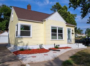 302 21st St NE, Cedar Rapids, IA