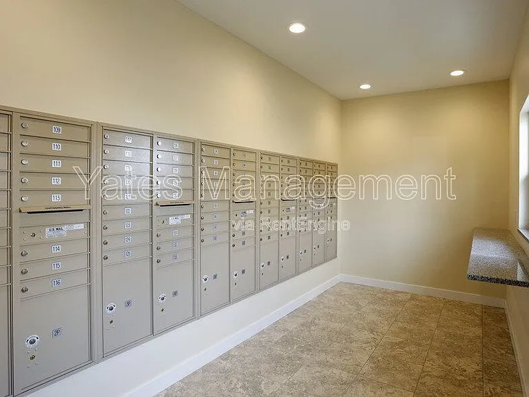 115 Colonial Dr — Photo 25