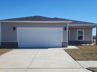 1009 Spring Creek Rd, McPherson, KS 67460