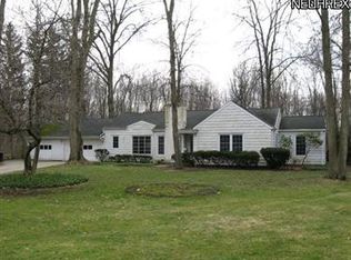 6041 Louis Dr, North Olmsted, OH 44070