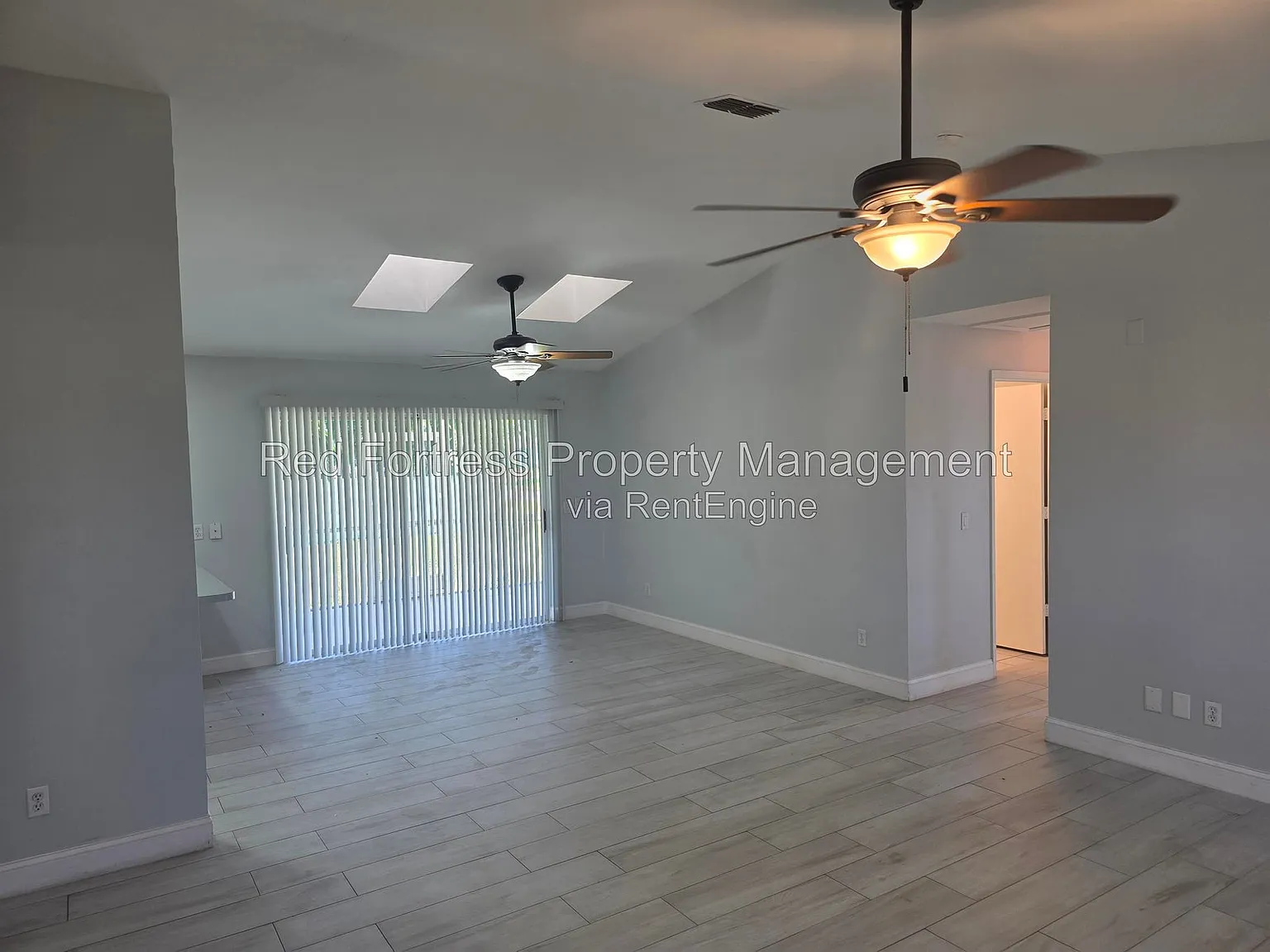3 bed, 2.0 bath, 1346 sqft, $2,099 — Photo 4