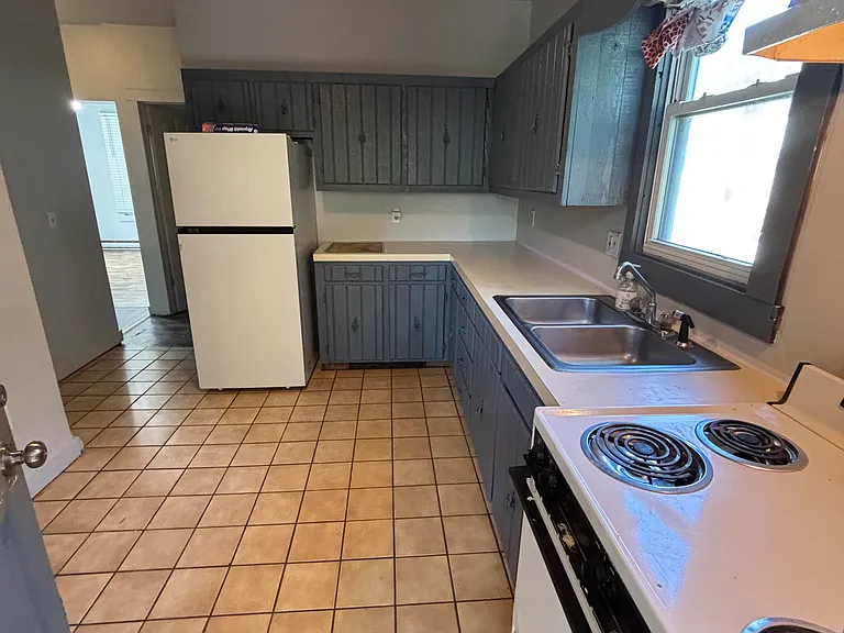 51 Tremont Ave #1 — Photo 4