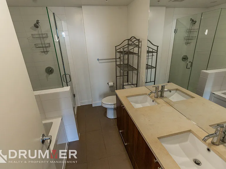 1118 12th Ave SW #1706 — Photo 35