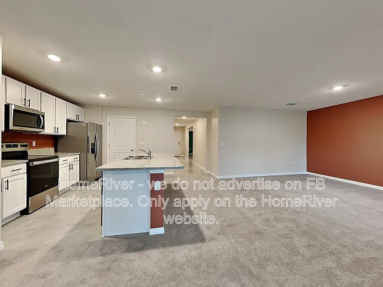 8780 SW 49th Cir — Photo 2