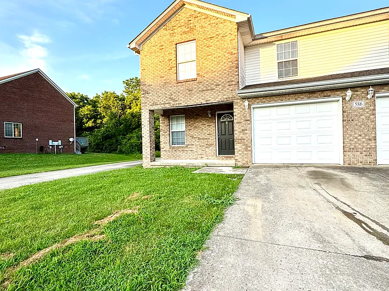 586 Hampton Way #1 — Photo 23