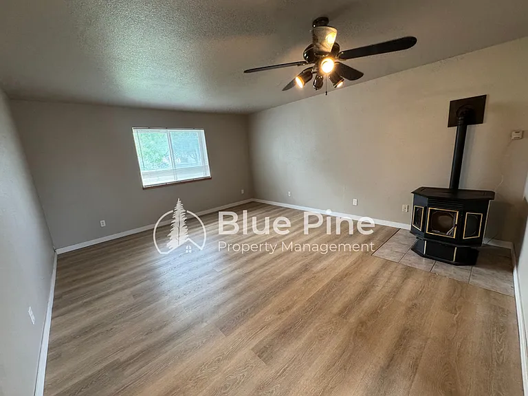 3535 Spring Creek Dr — Photo 21