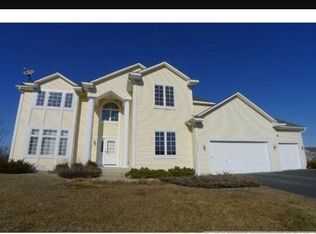 17982 Strawberry Ct, Eden Prairie, MN 55347