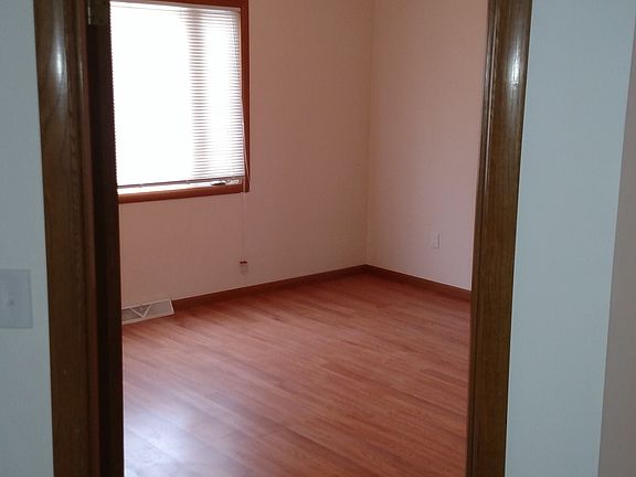 5th image of 434 W Willowview Dr