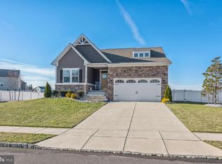 30 Oak Ln, Carneys Pt, NJ 08069