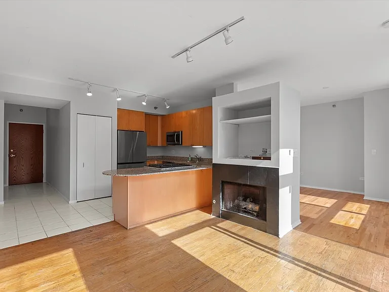701 S Wells St #803 — Photo 4