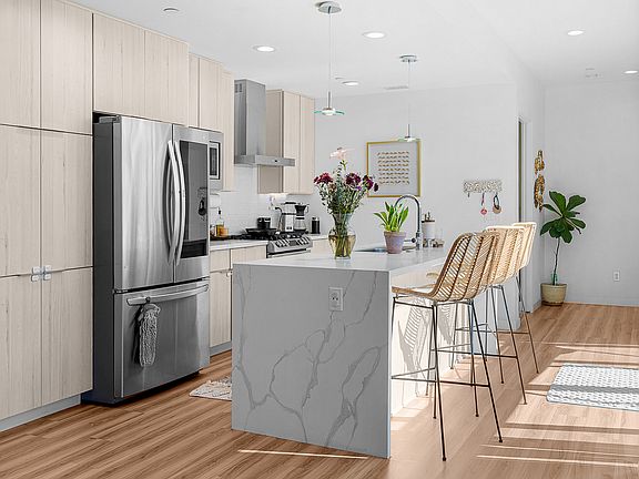 3rd image of 1166 Holly Ave #3