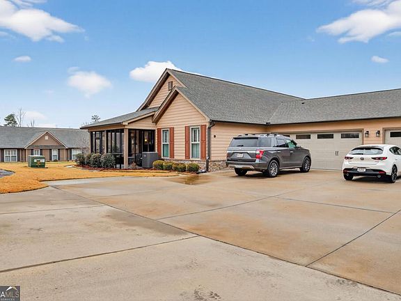 3rd image of 157 Camden Way #9