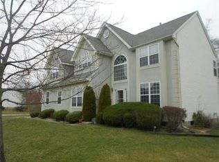 27 Bernadette Cir, Monmouth Junction, NJ