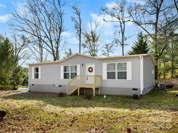 66 Drexel Rd, Hendersonville, NC 28739