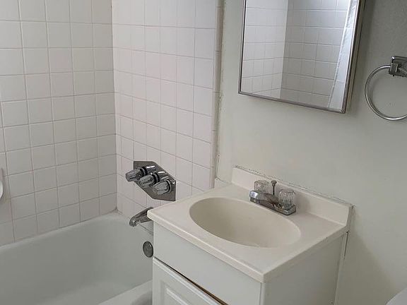 4th image of 33217 4th St #1/2