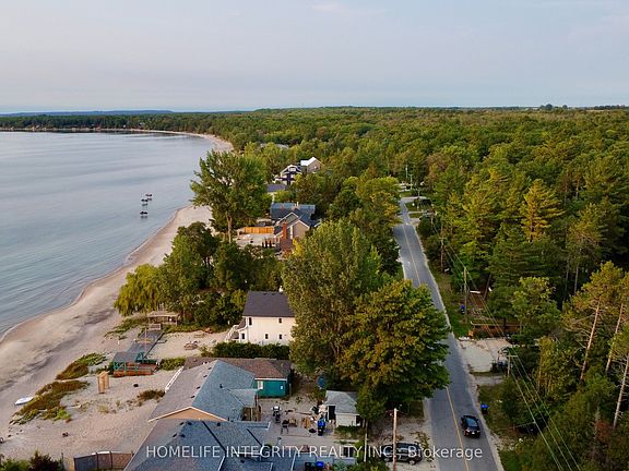 2nd image of 2197 Tiny Beaches Rd