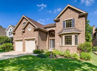 327 N Myrtle Ave, Elmhurst, IL 60126