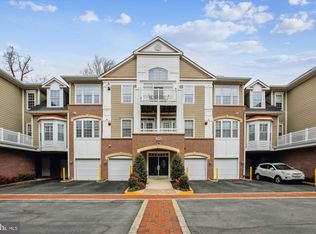 7880 Rolling Woods Ct APT 407, Springfield, VA 22152