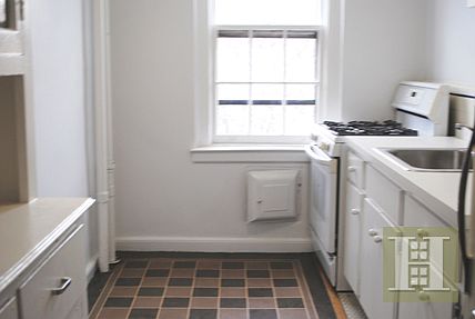 3rd image of 525 W 238th St APT 4E