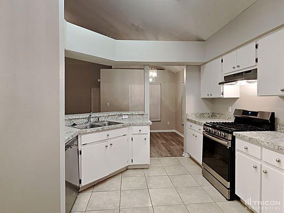 3rd image of 1708 Scotch Pine Dr