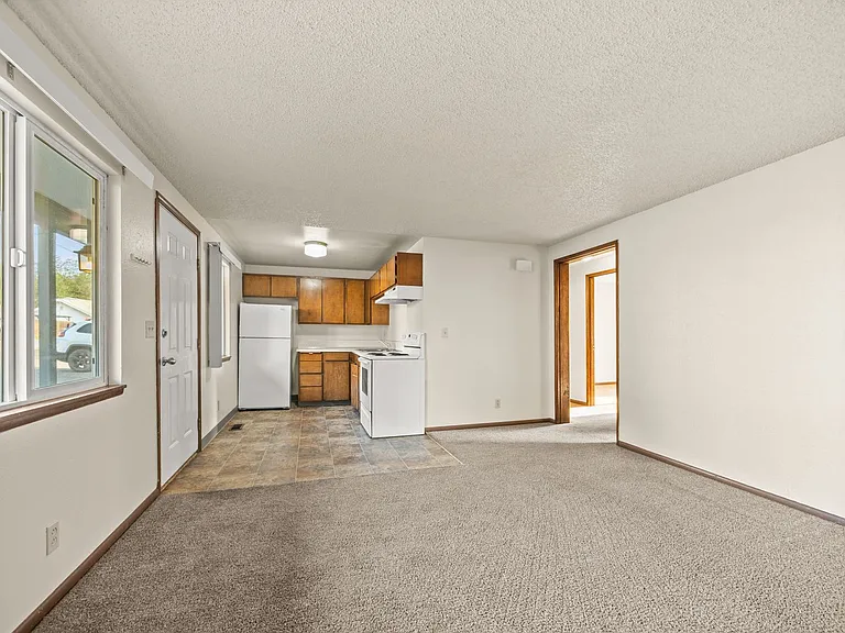 301 Jefferson Ave — Photo 5