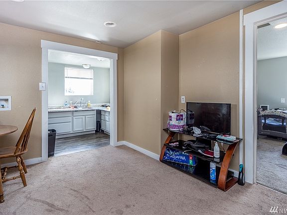 4th image of 4137 W G St