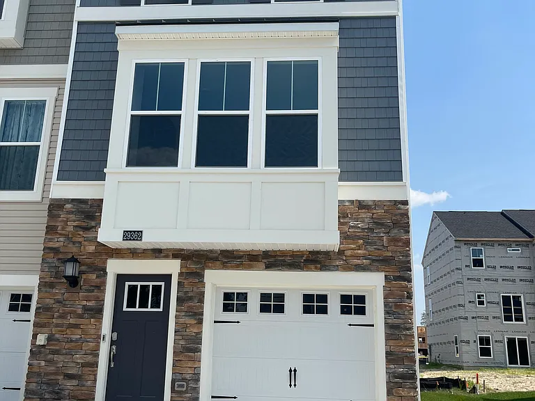 29362 Oxford Dr — Photo 40