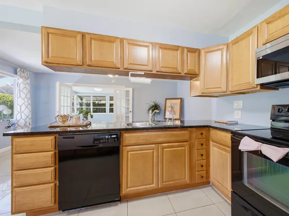 370 Orange Way, West Palm Beach, FL 33405