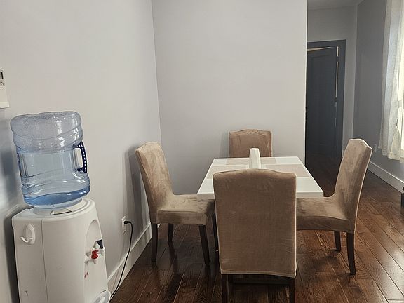 4th image of 62 Vroom St #62