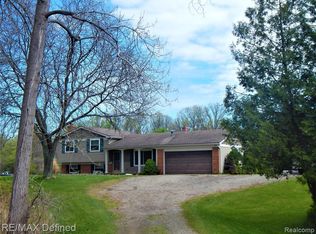 601 S Hurd Rd, Oxford, MI 48371