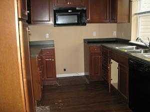 2nd image of 636 W Marsh St