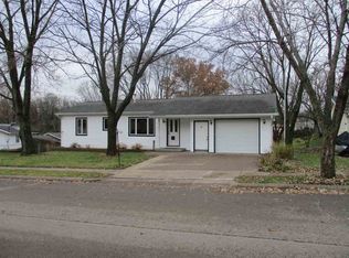 1621 Butterfield Rd, Dubuque, IA 52001