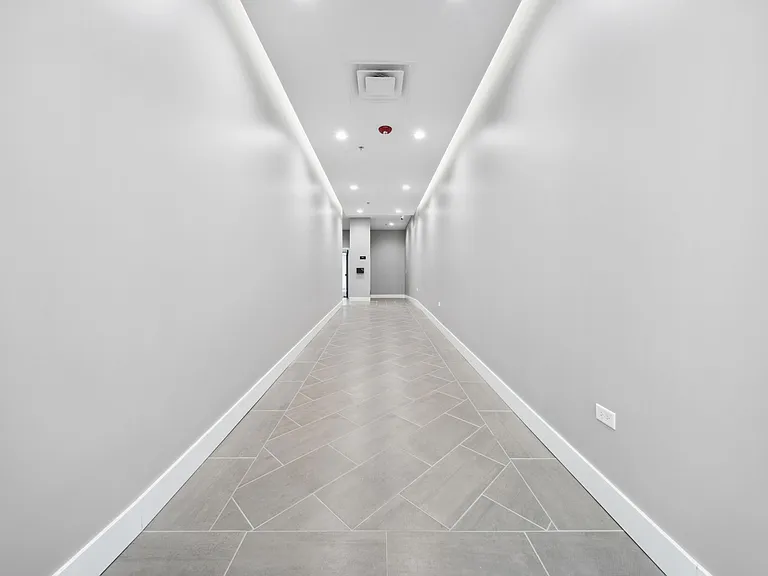 2033 Ridge Rd — Photo 4