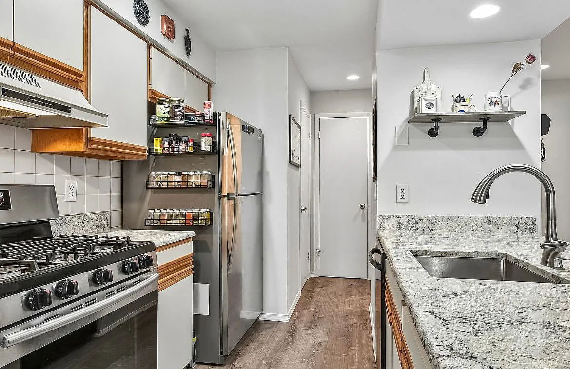 kitchen - 47 Sam Bonnell Dr
