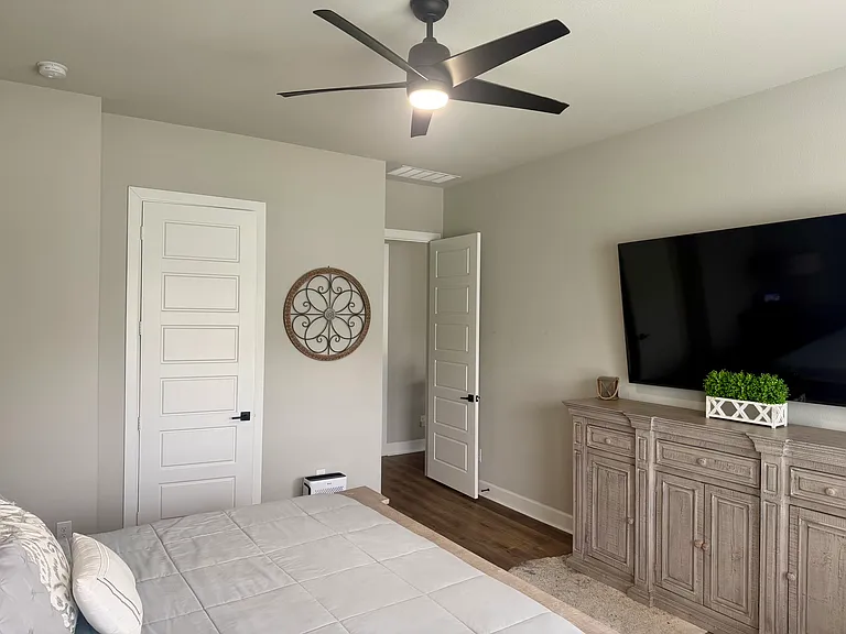 2413 Stella Ln — Photo 33