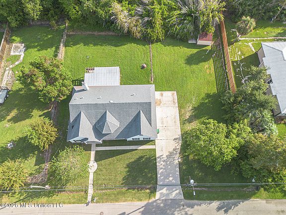 4th image of 426 Merritt St