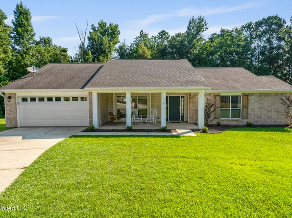10676 Oak Crest Dr N, Biloxi, MS 39532