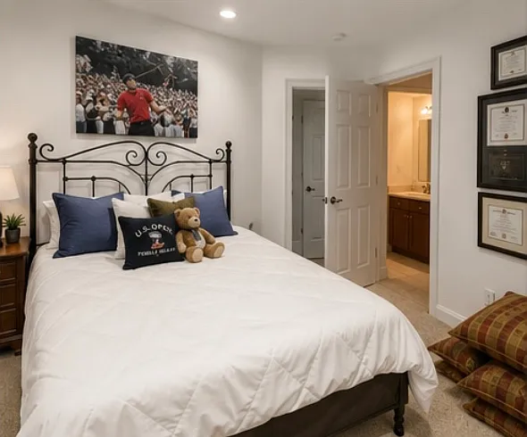 16 Cyprus Ln — Photo 2