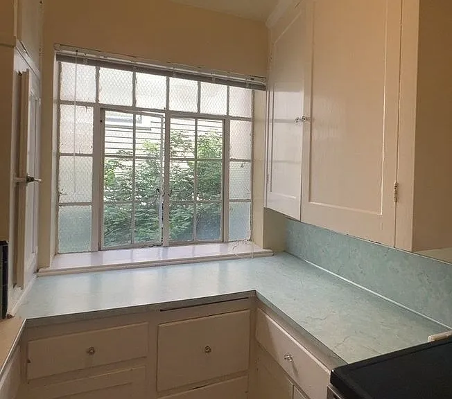 Flanders Apartments — Photo 27