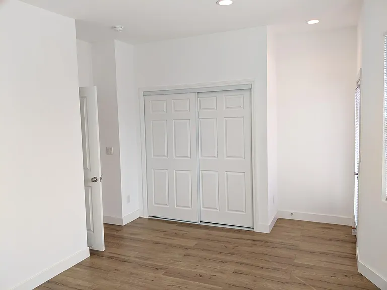 1705 W 20th St #1/2 — Photo 16