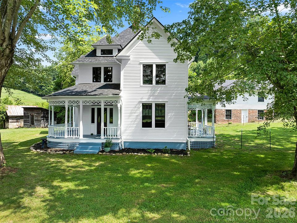 1st image of 5 Clarks Cove Rd